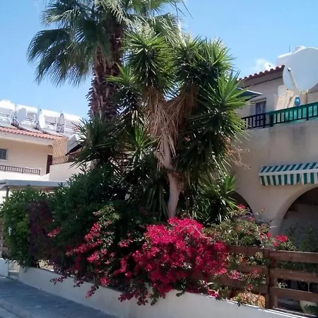Cy King Village Апартаменты